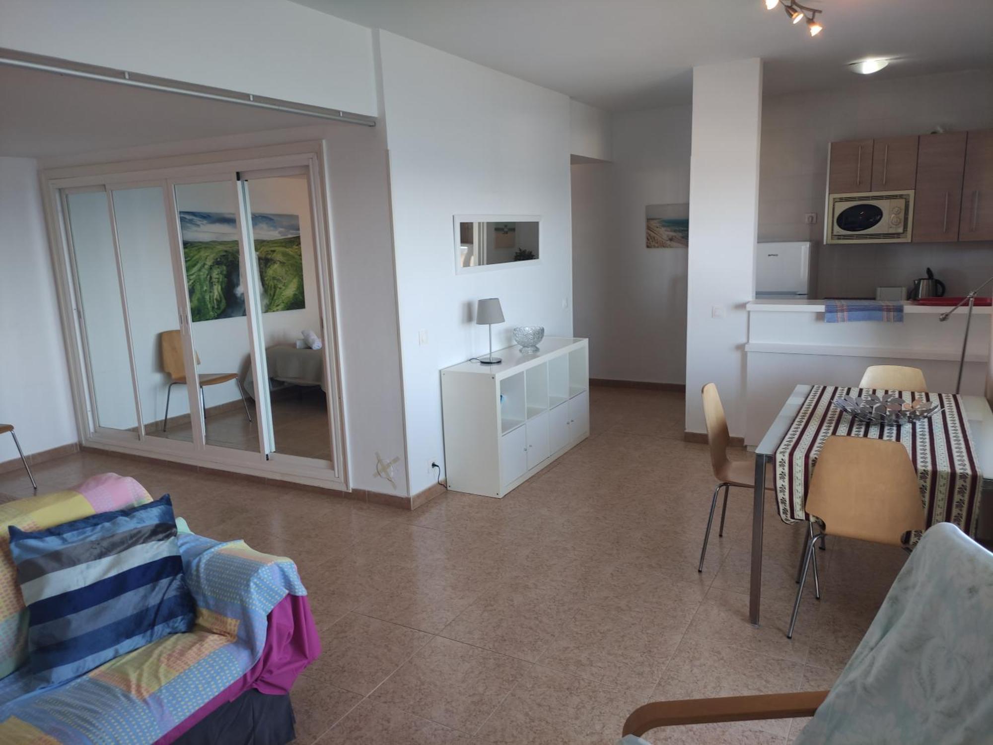 In First Line Apto 6-6 Apartment *